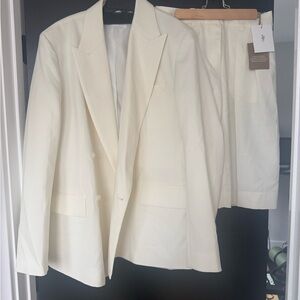 Cream Double-Breasted Blazer and Pleated Shorts Set - The Frankie Shop